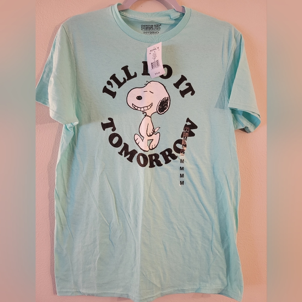Mens Snoopy shirt.
